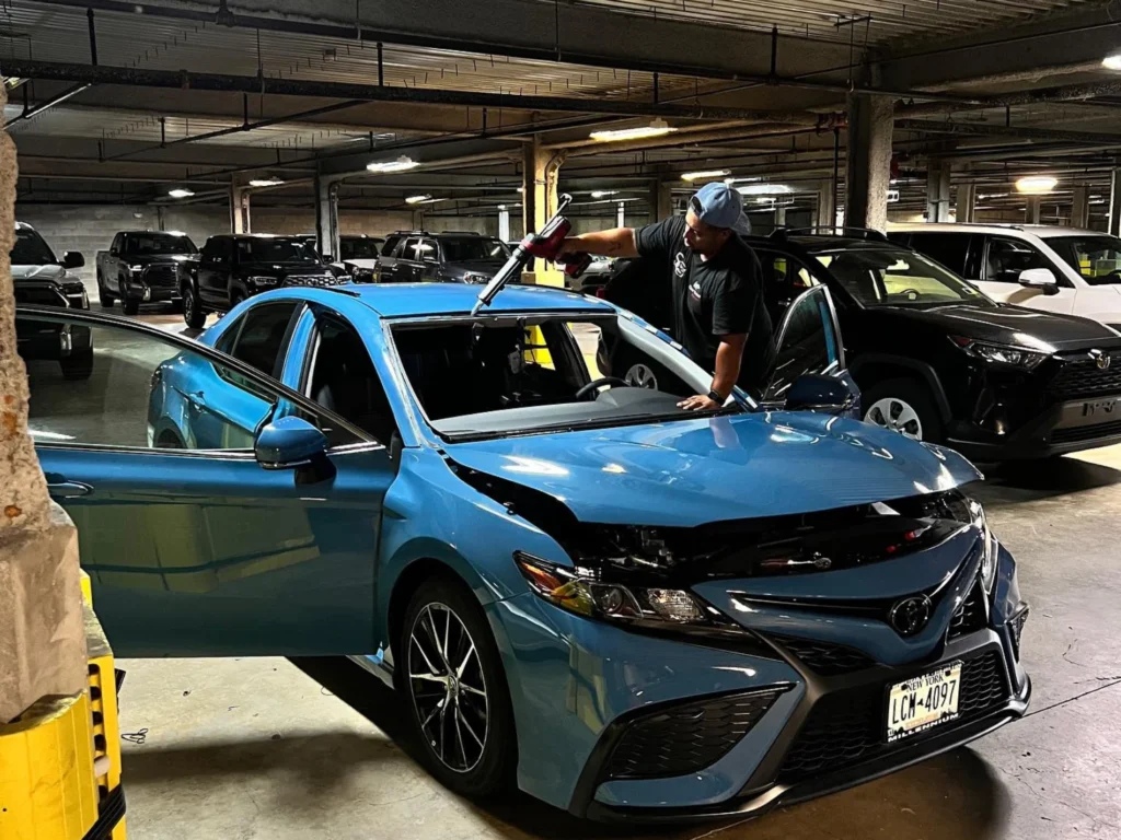 Commercial And Specialty Vehicle Glass Repair Central Islip NY